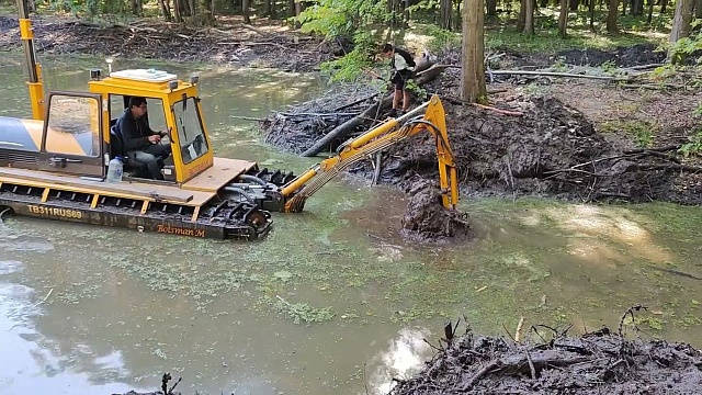 Плавающий экскаватор-амфибия "Боцман М200/250"